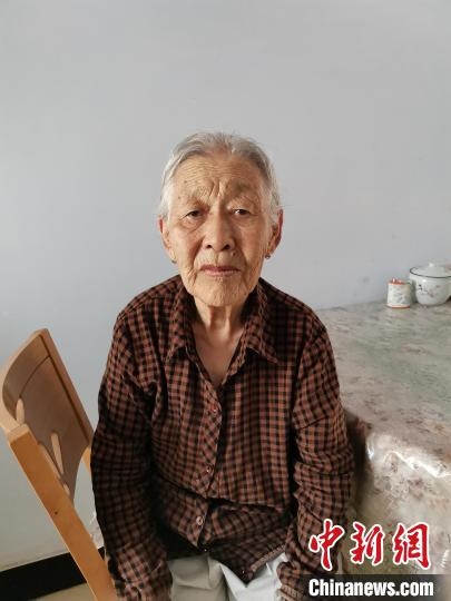 薩仁托婭拍攝的“草原母親”?！∷_仁托婭供圖