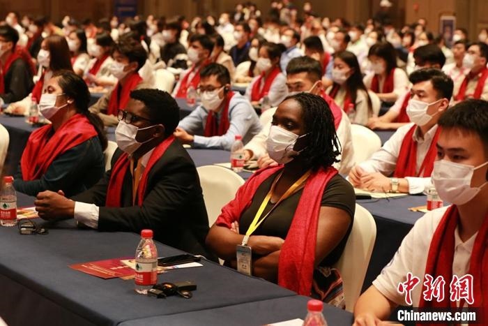 第十六屆“聯(lián)合國(guó)教科文組織孔子教育獎(jiǎng)”9月27日晚在山東曲阜揭曉。梁犇 攝