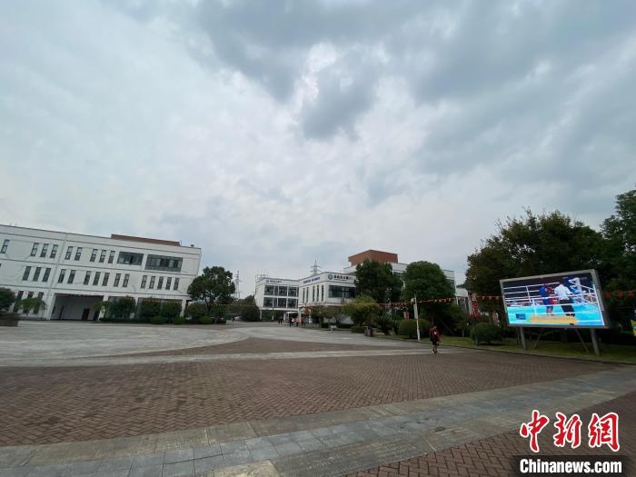寧波市第二少年兒童業(yè)余體育學(xué)校?！×植?攝