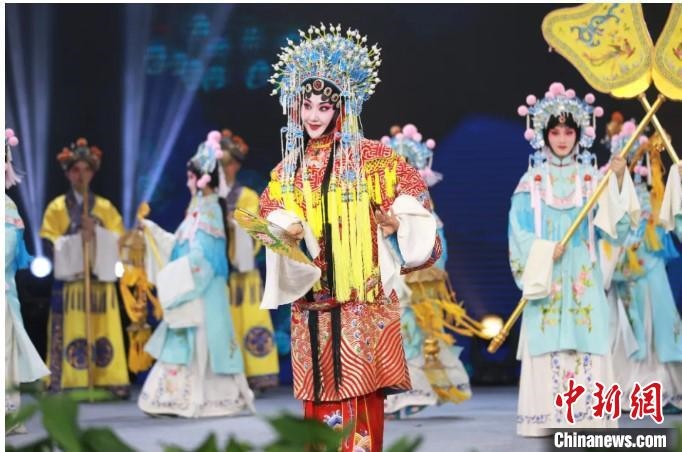 圖為，漢劇《貴妃醉酒》演出現(xiàn)場(chǎng) 武漢文旅局供圖