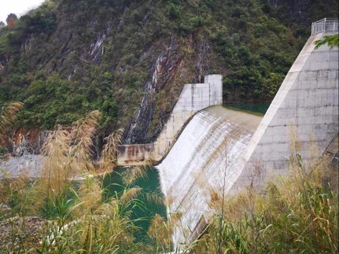 2021年12月7日，督察組現(xiàn)場督察發(fā)現(xiàn)，未取得相關(guān)手續(xù)的上立亭電站主體工程已完成建設(shè)