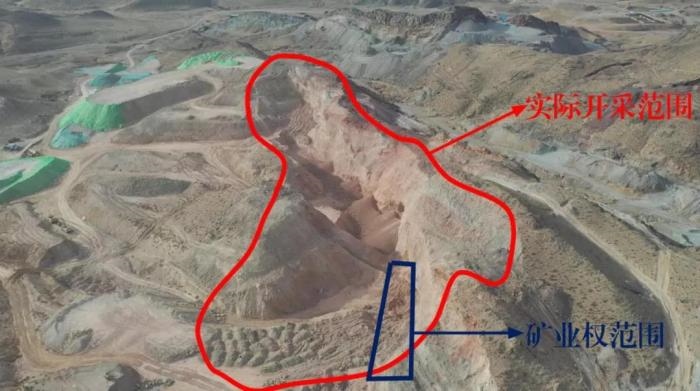 2021年12月11日，督察組使用無人機(jī)拍攝，銅鐵溝礦礦業(yè)權(quán)面積僅6.9畝，越界開采達(dá)182畝，超出26.4倍；實(shí)際開采深度達(dá)35米，遠(yuǎn)超采礦許可證允許開采深度要求
