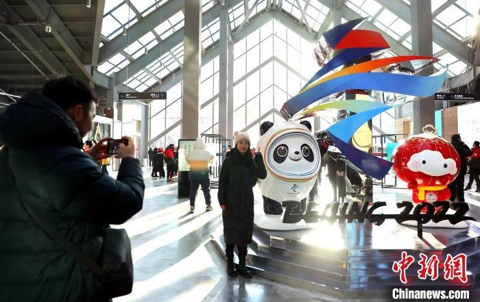 圖為滑雪場現(xiàn)場。　許婷 攝