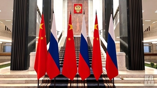 △習主席在這里同米舒斯京總理握手合影。（總臺央視記者程鋮拍攝）