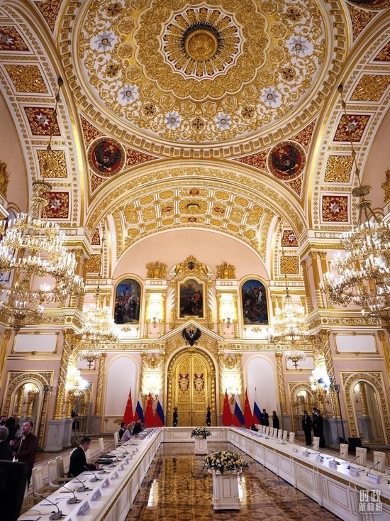 △習主席和普京總統(tǒng)舉行大范圍會談的會場。（總臺央廣記者潘毅拍攝）