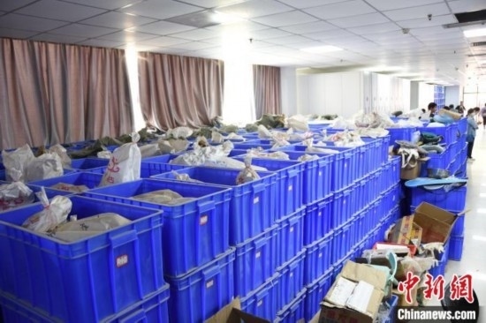 圖為待清理的骨骼標(biāo)本。王宇 攝