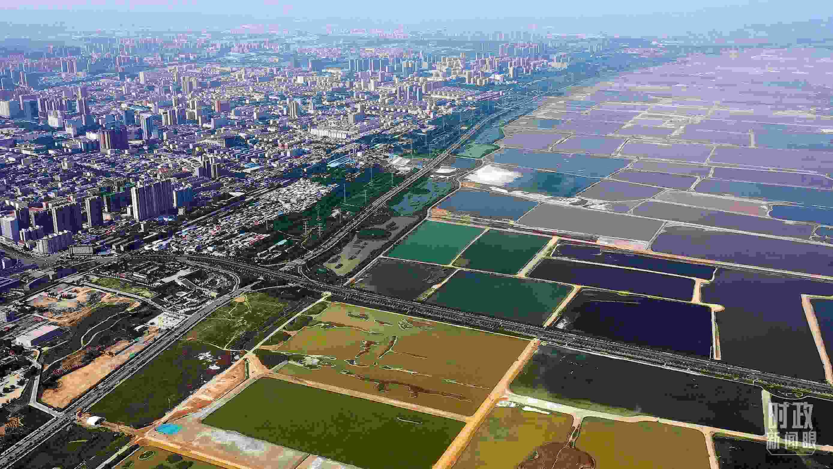 △俯瞰山西運(yùn)城。（總臺記者裴大偉、康曉宇拍攝）