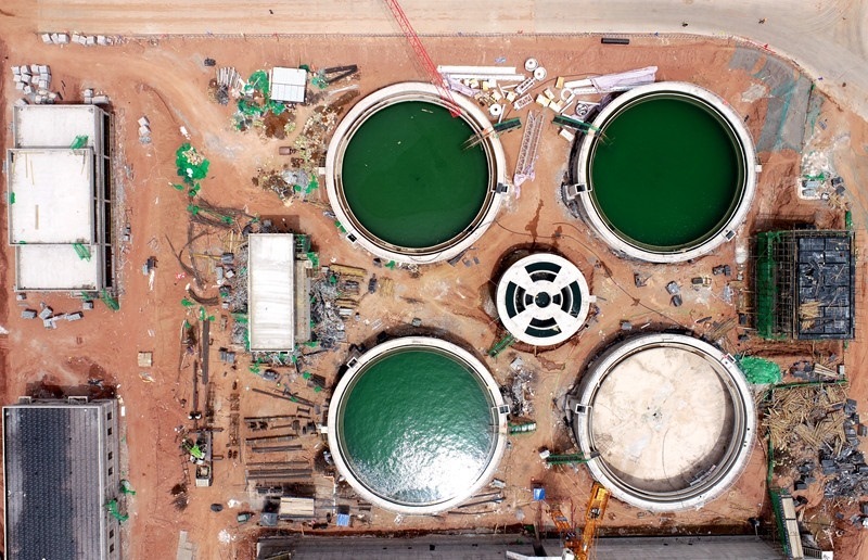 污水處理廠及水資源再生利用項目沉淀池。受訪者供圖