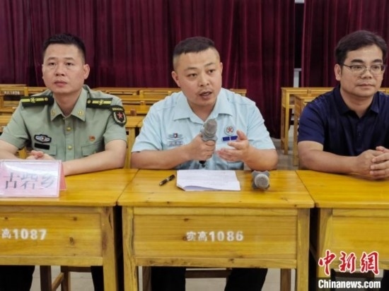 宣講員宣講。韋碩 攝