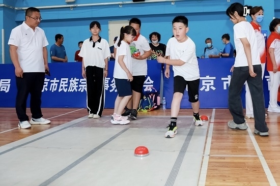 冰蹴球比賽場景。賽事主辦方供圖