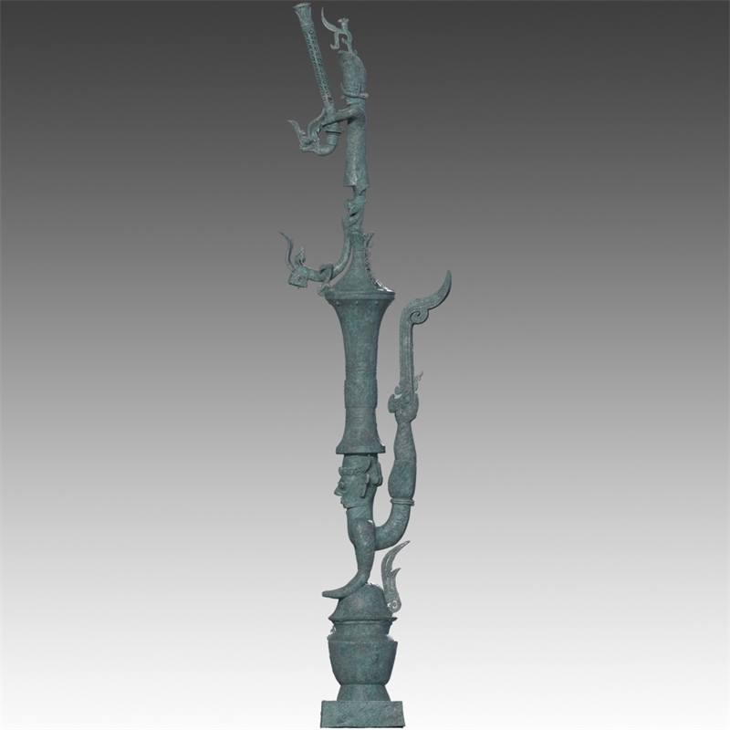 銅罍座倒立鳥足頂尊神像。四川省文物考古研究院供圖