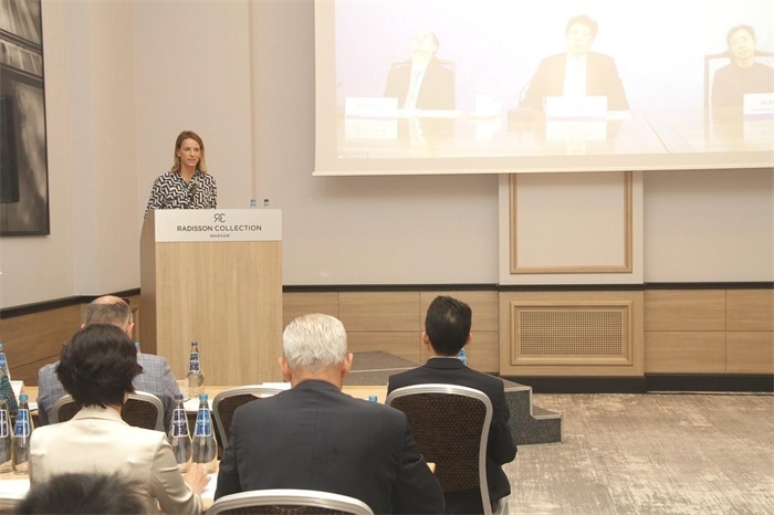 波蘭國家商會副主席卡羅麗娜致辭。