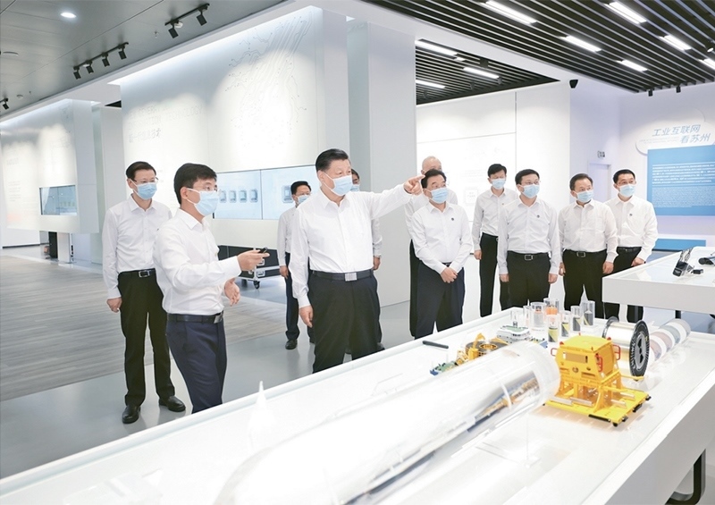 2023年7月5日至7日，中共中央總書(shū)記、國(guó)家主席、中央軍委主席習(xí)近平在江蘇考察。這是5日下午，習(xí)近平在蘇州工業(yè)園區(qū)考察。 新華社記者 鞠鵬/攝