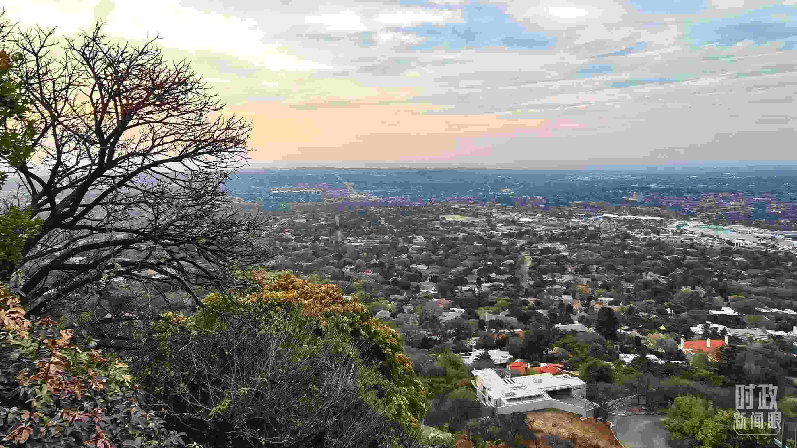 △ 俯瞰南非約翰內斯堡。（總臺央視記者韓銳拍攝）