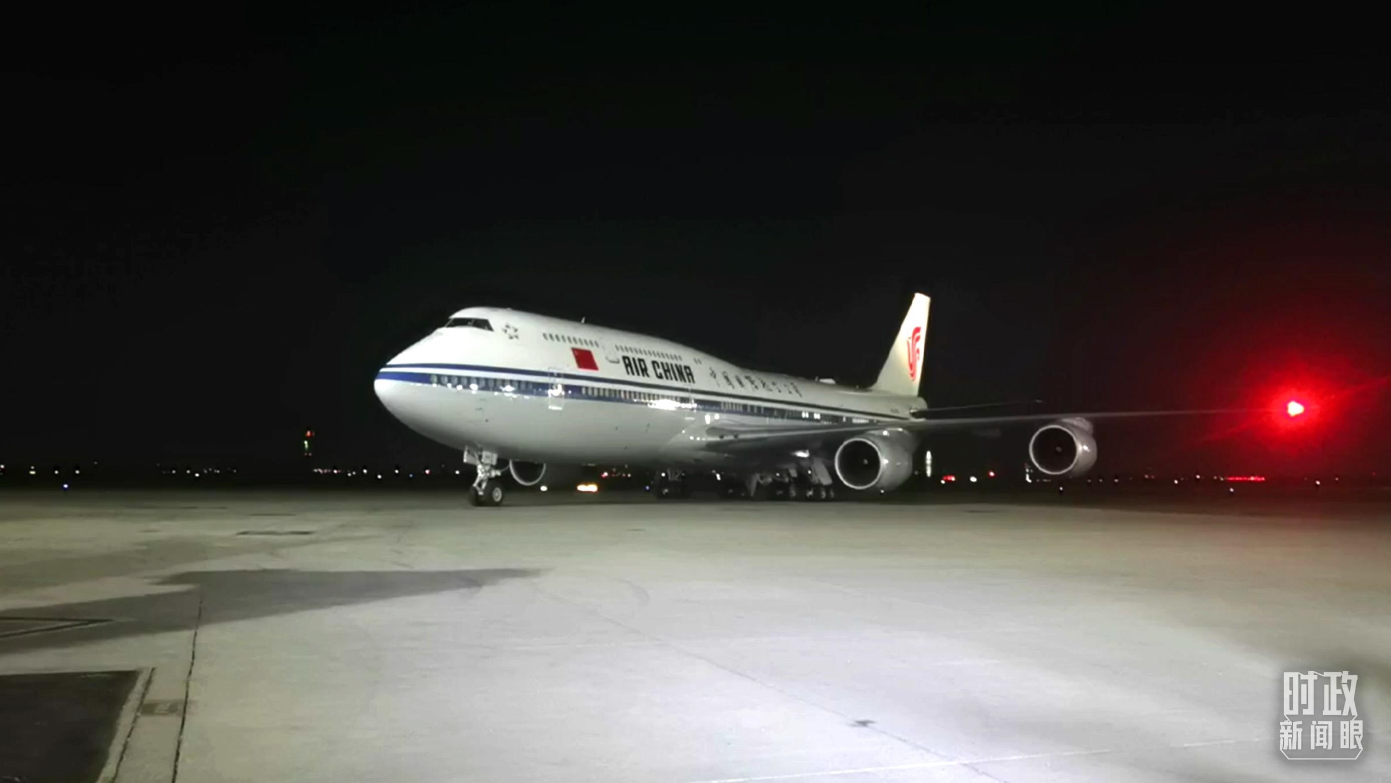 △這是習近平乘坐的專機。（總臺央視記者鐘銳拍攝）