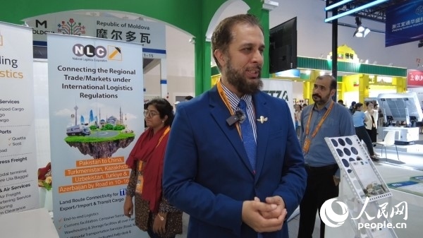 9月2日，巴基斯坦駐華使館商務(wù)參贊古拉姆·卡迪爾接受人民網(wǎng)記者采訪。人民網(wǎng)記者 趙雯博攝