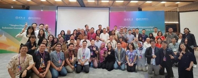 學(xué)員合影。清華大學(xué)東南亞中心供圖