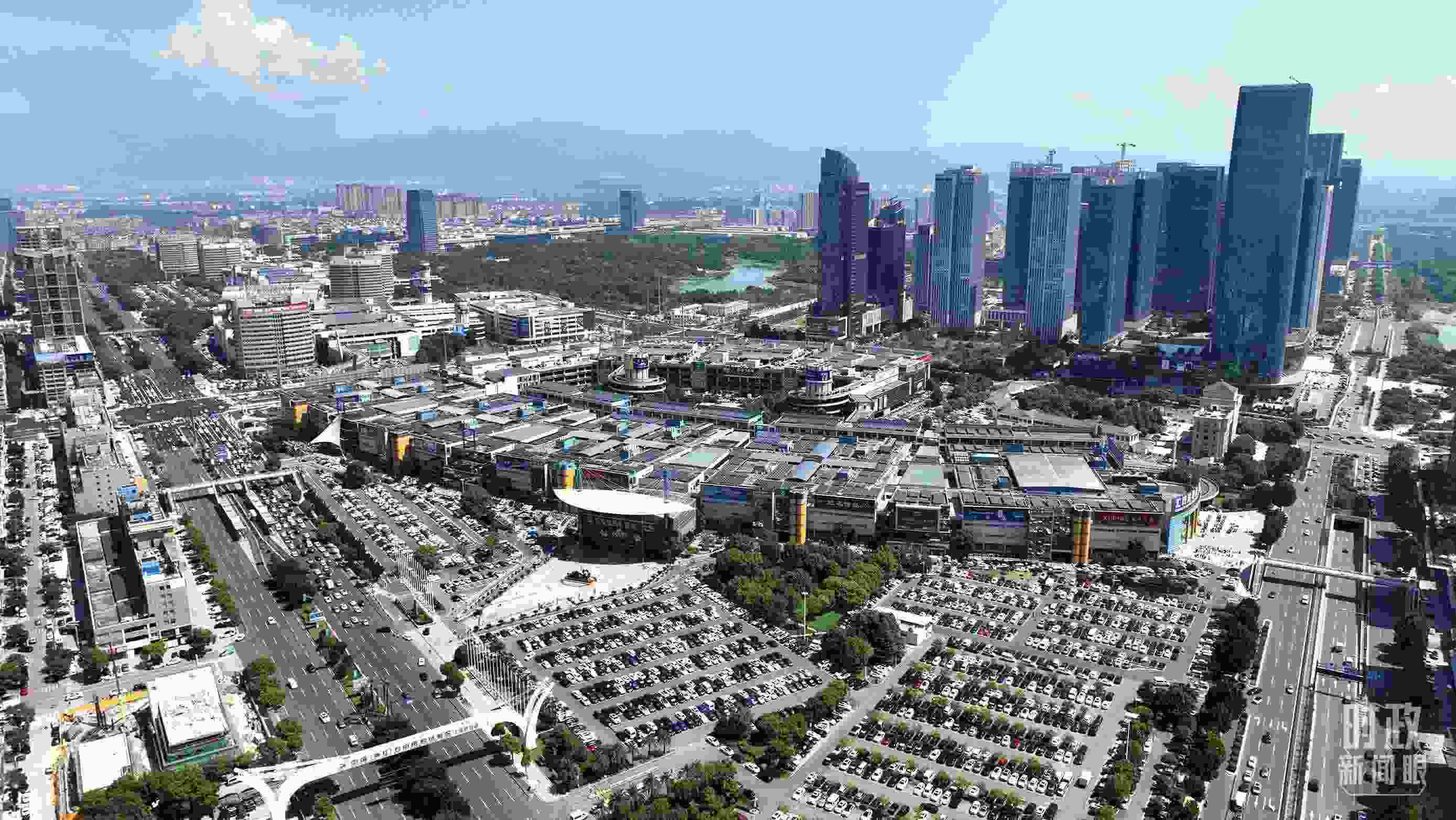 △義烏國際商貿(mào)城航拍。（總臺央視記者羅瀟拍攝）