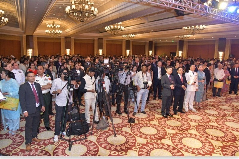印度各界人士，各國駐印使節(jié)及外交官，中資企業(yè)、留學生和華僑華人等700余人出席招待會活動現(xiàn)場。中國駐印度大使館供圖