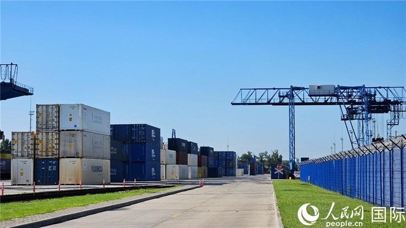 布列斯特北站，堆滿了來自中國的貨物。人民網(wǎng)記者 王震攝