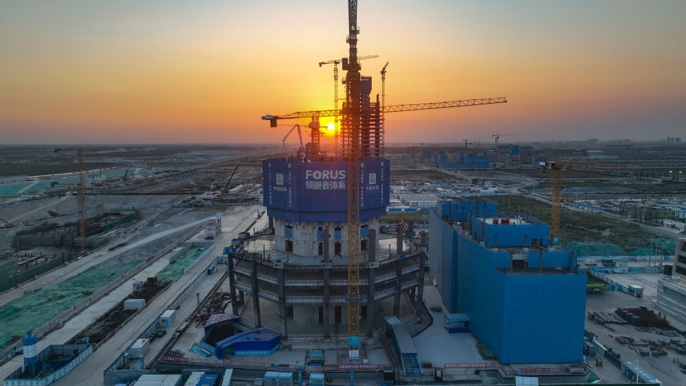 在雄安新區(qū)啟動(dòng)區(qū)拍攝的中國(guó)中化大廈項(xiàng)目（9月21日攝，無(wú)人機(jī)照片）。新華社記者 張鋮 攝