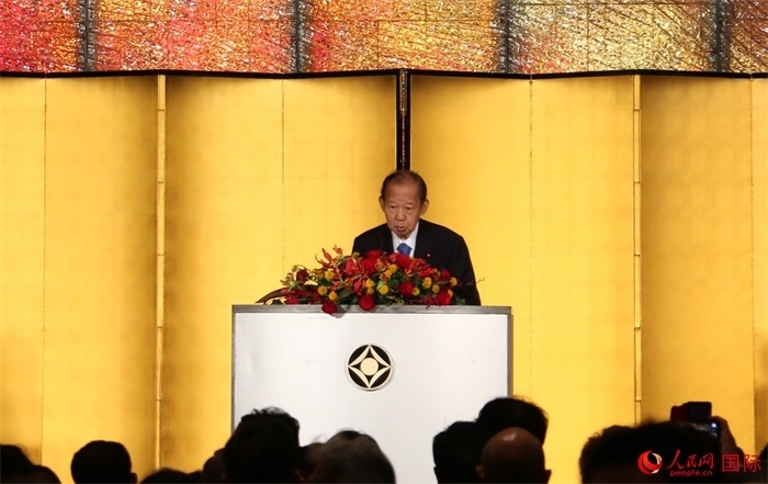 日中友好議員聯(lián)盟會(huì)長(zhǎng)二階俊博發(fā)表致辭。人民網(wǎng) 許可攝