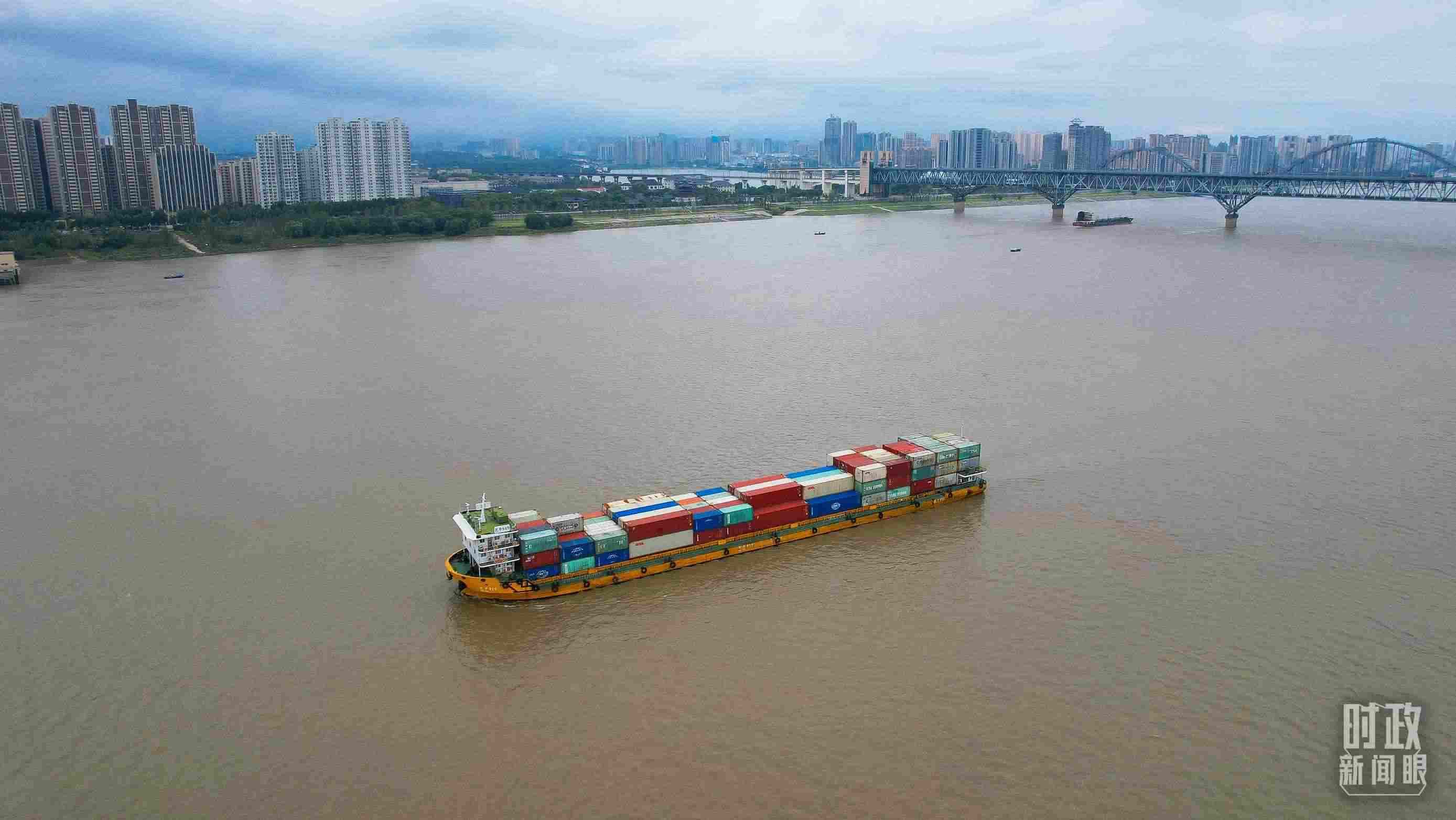 △長江九江段。（總臺央視記者范凱拍攝）