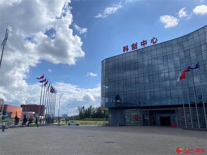 中白科技成果產(chǎn)業(yè)化創(chuàng)新中心大樓。人民網(wǎng)記者 王震攝