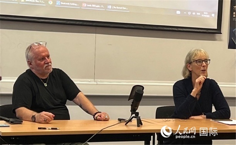 翻譯家韓斌、普華杰與師生交流 攝影 實(shí)習(xí)生王雪珊