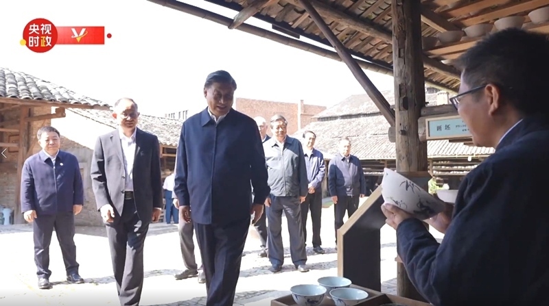 2023年10月11日，習(xí)近平在江西景德鎮(zhèn)考察。（視頻截圖）