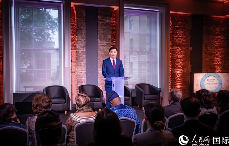 中國駐英國使館臨時代辦楊曉光致辭。人民網(wǎng) 郭錦標攝