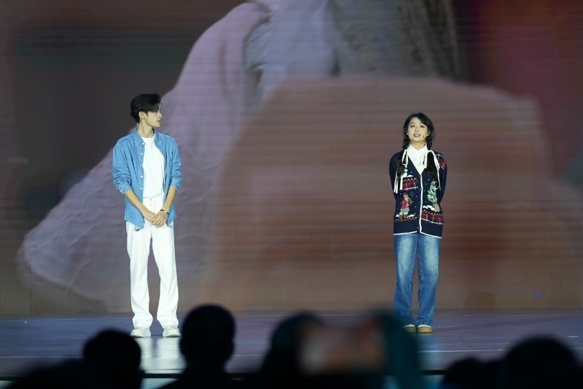 煎餅果仔（演員張家?。⑾奶烀妹茫ㄑ輪T楊茜云）