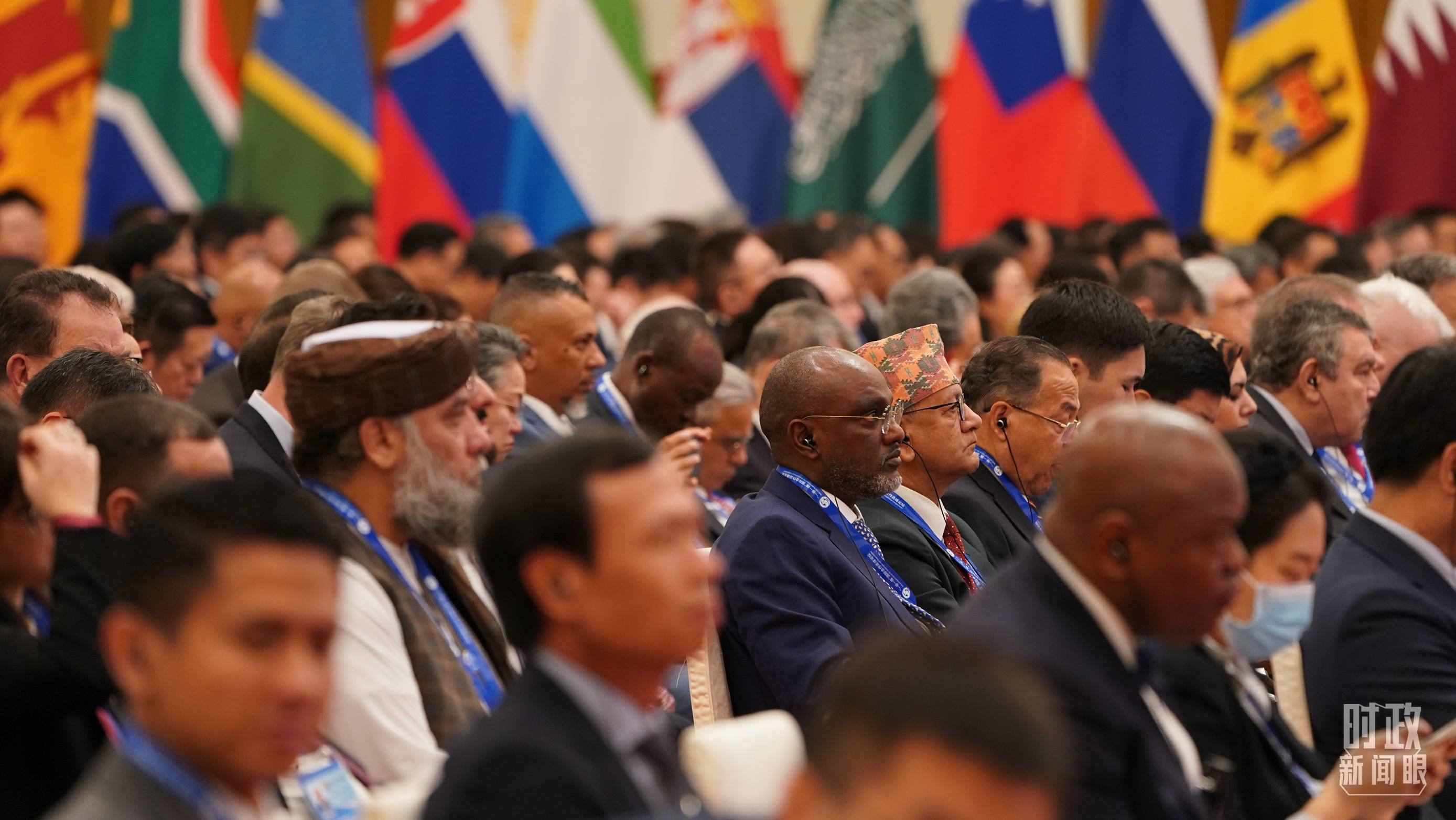 △開幕式現(xiàn)場的與會嘉賓。（總臺國廣記者李晉拍攝）