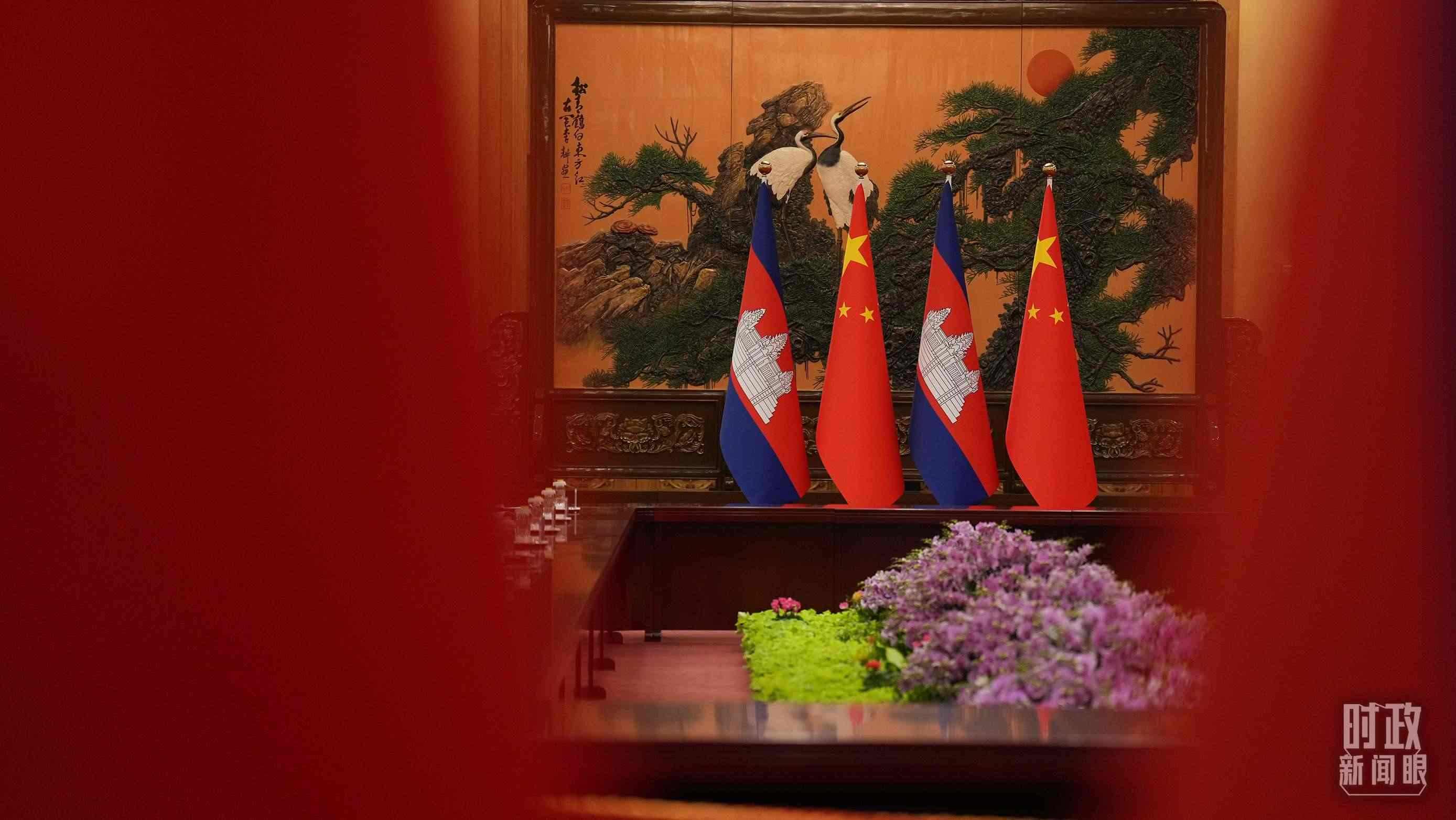△人民大會(huì)堂，中柬兩國(guó)領(lǐng)導(dǎo)人會(huì)見現(xiàn)場(chǎng)。（總臺(tái)國(guó)廣記者李晉拍攝）