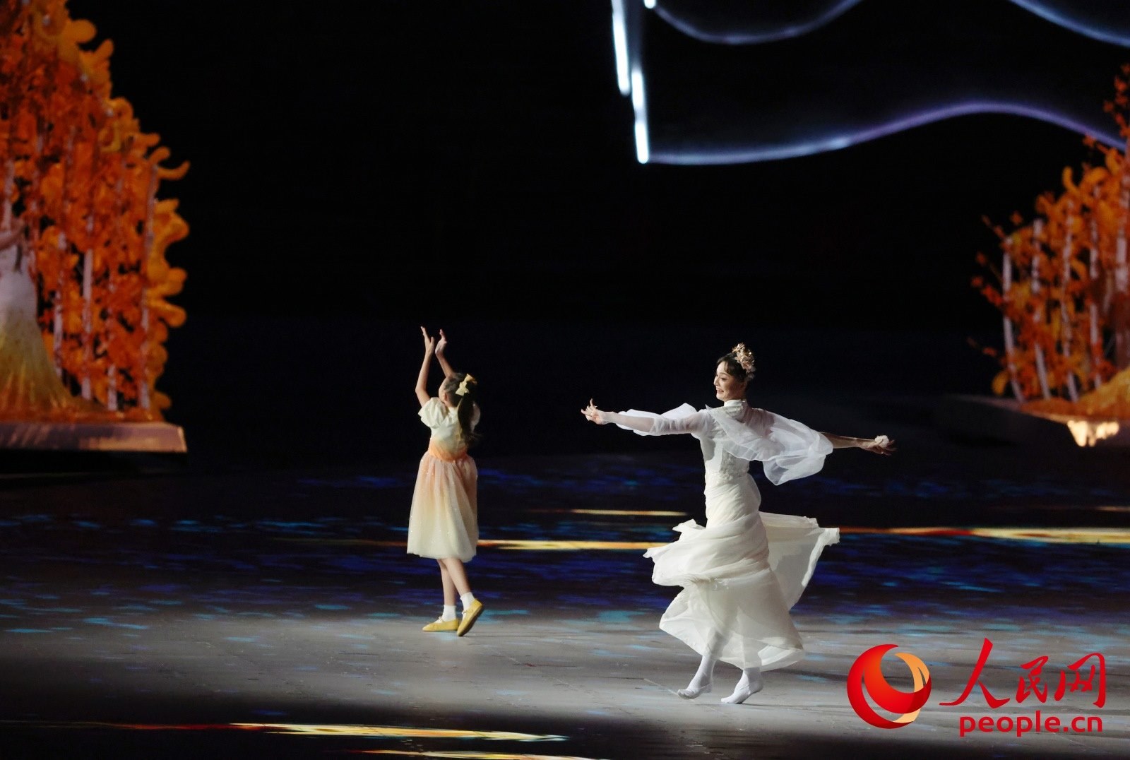 開幕式現(xiàn)場。人民網(wǎng) 周靜圓攝