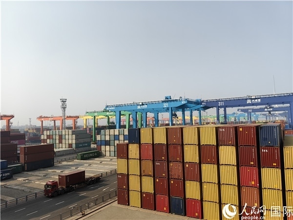 天津港北疆港區(qū)C段智能化集裝箱碼頭。人民網記者 符園園攝