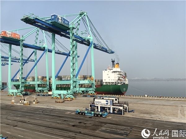 天津港北疆港區(qū)C段智能化集裝箱碼頭。人民網記者 符園園攝