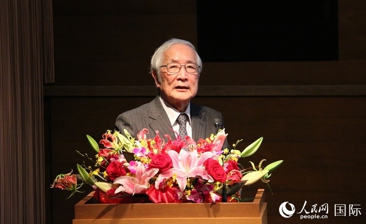 日中科學(xué)技術(shù)交流協(xié)會(huì)會(huì)長山脅道夫致辭。人民網(wǎng) 許可攝