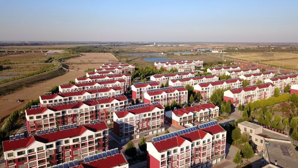 山東省東營市墾利區(qū)楊廟社區(qū)（2021年10月17日攝，無人機照片）。新華社記者 郭緒雷 攝