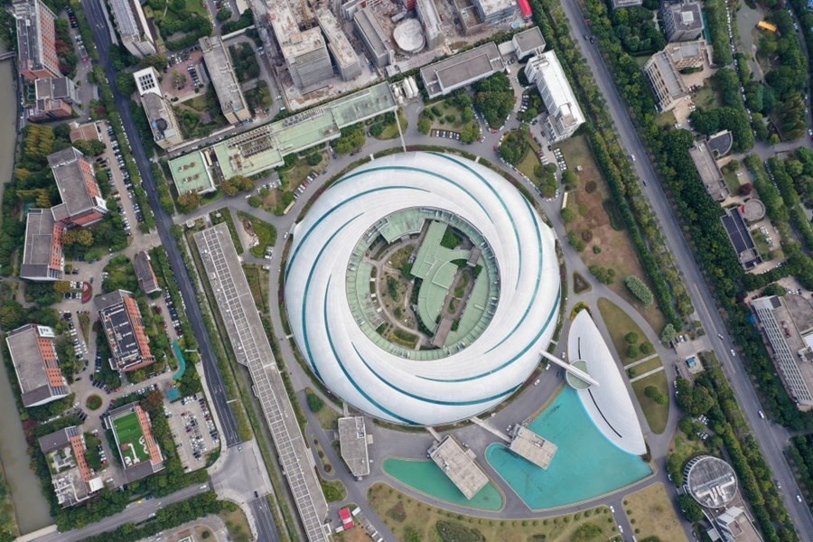 位于上海張江科學(xué)城的國家大科學(xué)裝置上海光源（2020年10月26日攝，無人機(jī)照片）。