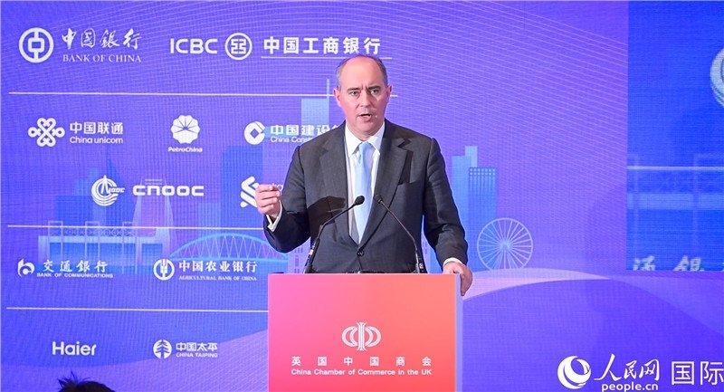 英國(guó)商業(yè)貿(mào)易部國(guó)務(wù)大臣（投資大臣）多米尼克·約翰遜與會(huì)。人民網(wǎng) 郭錦標(biāo)攝