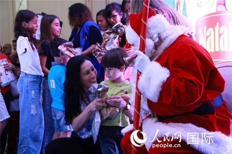 捐贈(zèng)活動(dòng)現(xiàn)場(chǎng)。人民網(wǎng)記者宋亦然攝