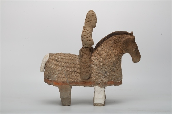 陶鎧甲騎馬俑。國(guó)家文物局供圖