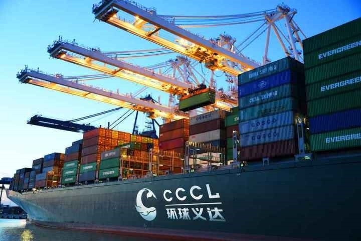 義烏商城集團(tuán)打造的國(guó)際物流平臺(tái)“環(huán)球義達(dá)”，為外貿(mào)企業(yè)提供各類物流資源信息。義烏市委宣傳部供圖