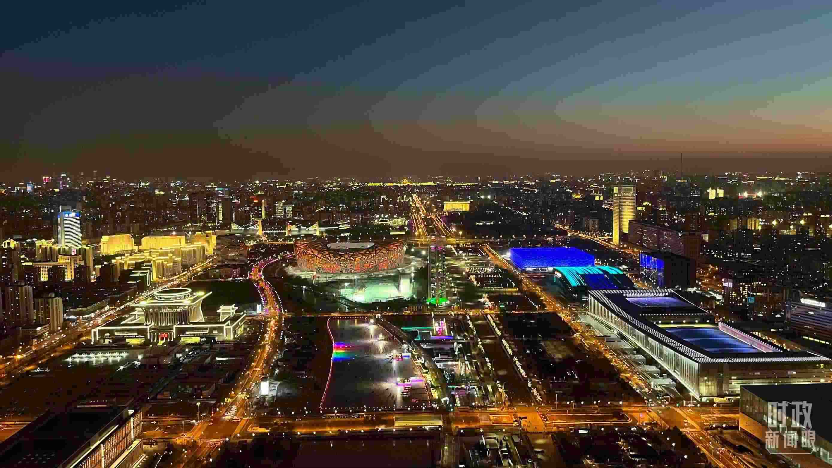 △2023年12月31日，從北京奧林匹克塔俯拍北京城區(qū)。（總臺央視記者金雨秋拍攝）