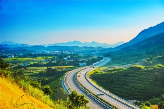 農(nóng)村公路讓老百姓出行變得更便捷。受訪方供圖