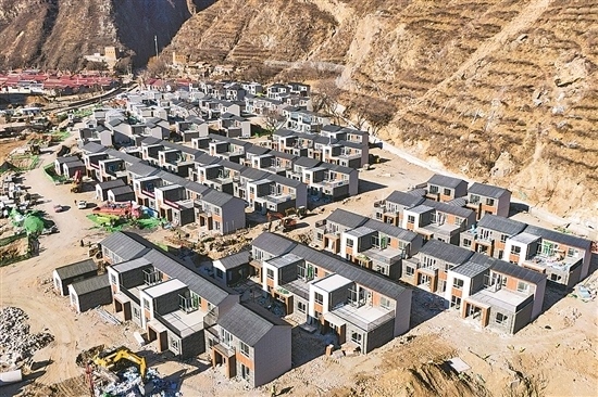 1月16日，門頭溝區(qū)齋堂鎮(zhèn)沿河口村，即將進入內部裝修環(huán)節(jié)的異地安置項目建設現(xiàn)場。