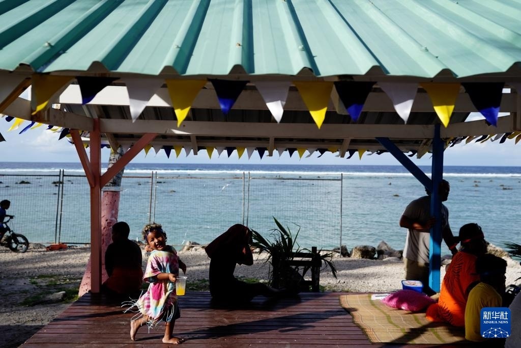 1月20日，當(dāng)?shù)厝嗽阼斠惶幒┬蓍e娛樂(lè)。新華社記者 王申 攝