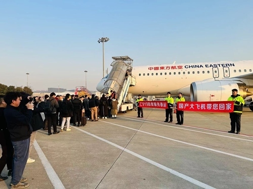 2024春運(yùn)第一天，東航4架C919大飛機(jī)全部投入商業(yè)運(yùn)營。東航供圖