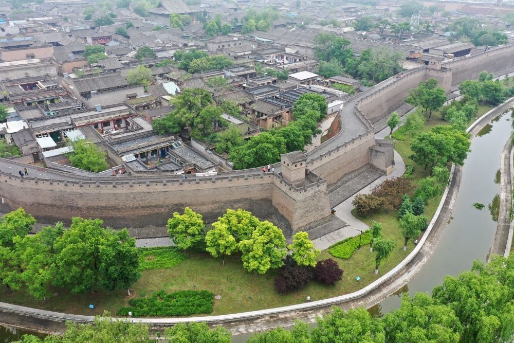 平遙古城一角（2023年5月30日攝，無人機(jī)照片）。新華社記者 詹彥 攝